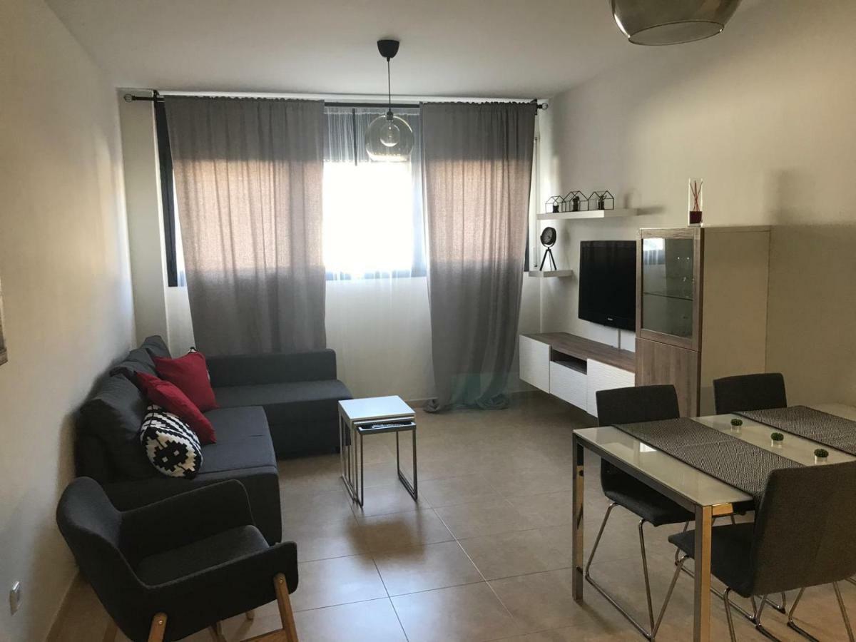 Apartamento Piscina Viena Roses Exterior photo