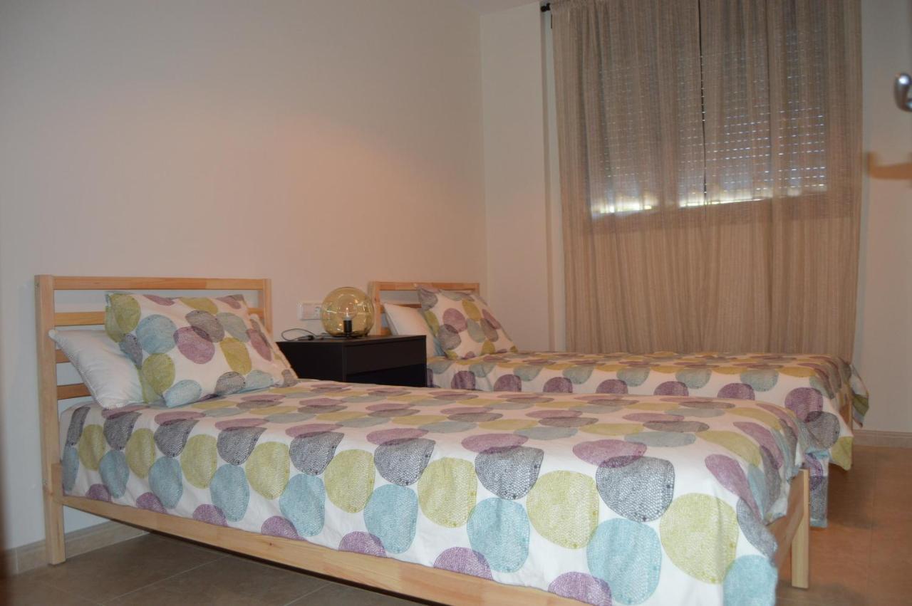 Apartamento Piscina Viena Roses Exterior photo