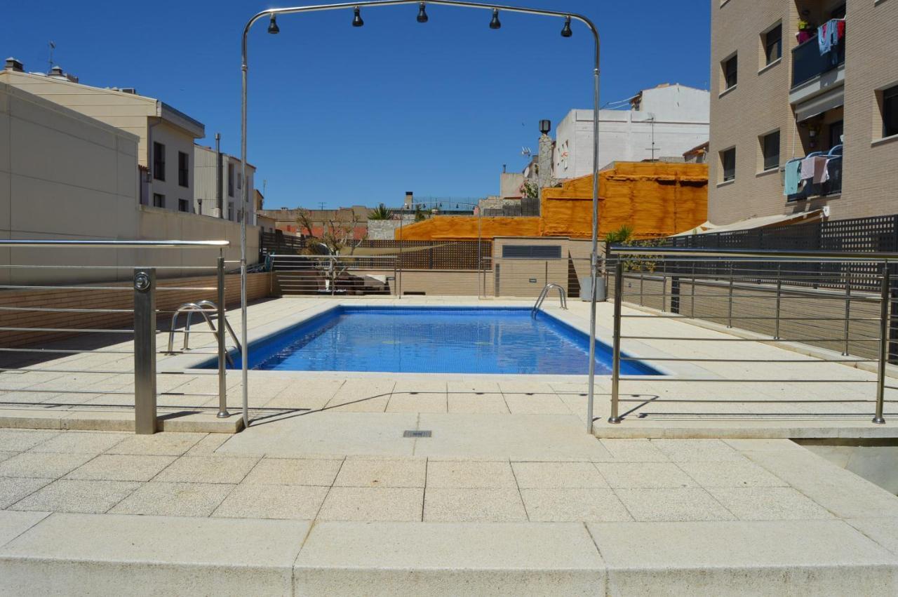 Apartamento Piscina Viena Roses Exterior photo